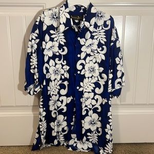 Hawaiian Blue and White Shirt Small